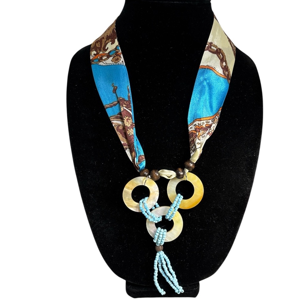 (#29) Elegant Shell Necklace